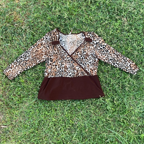 Y2K Tovia leopard print deep vneck top - Picture 16 of 16
